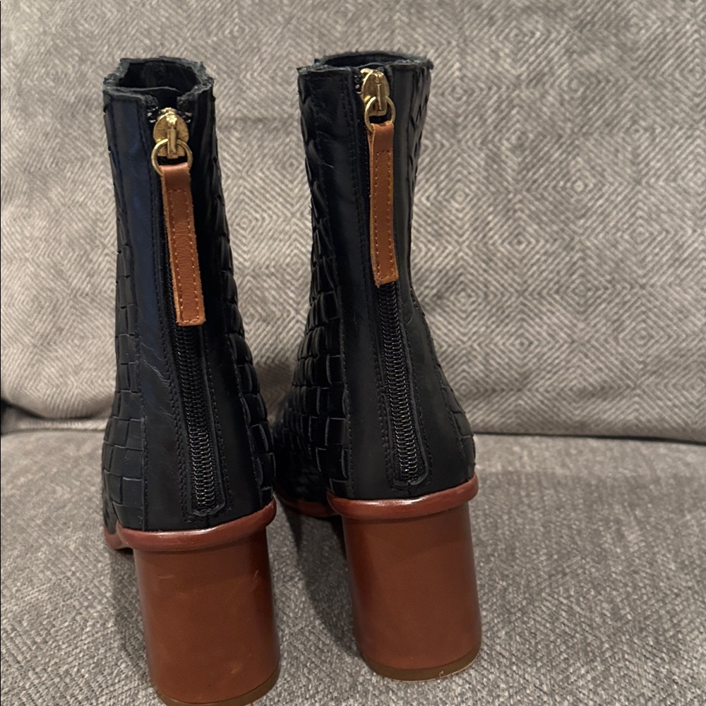 ALOHAS women’s Black Woven Ankle Boots size 39 US 8-8.5 pre owned - Picture 7 of 14